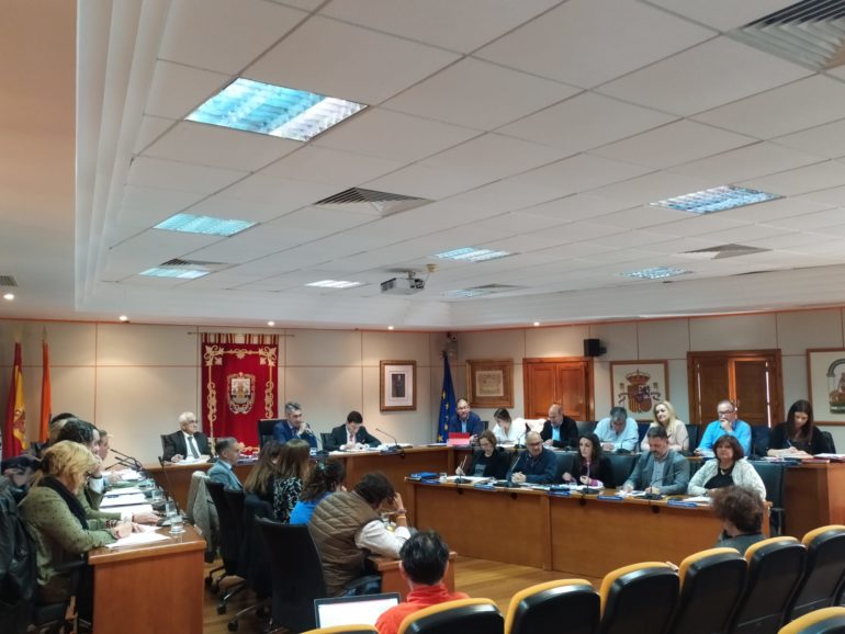 El pleno aprueba la moción del equipo de gobierno para instar a la Junta a ejecutar la inversión
