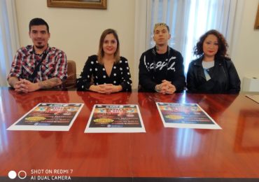 “La jornada contará con la presencia de varios grupos y artistas, una sesión de DJ y un carácter benéfico”, ha detallado la concejala de Juventud, María Isabel Ruiz