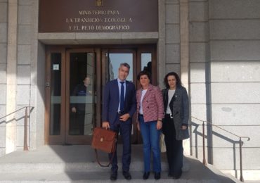 El alcalde y la concejala de Playas se reúnen con técnicos de la Secretaría de Estado de Medioambiente para tratar el tema