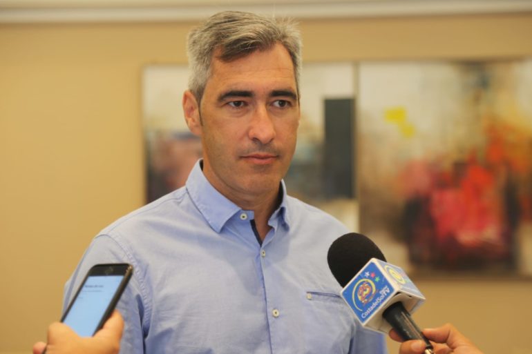 “Aplazándolo así un mes respecto al calendario habitual”, ha anunciado Víctor Navas