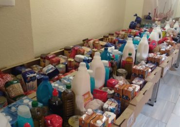 Repartido entre 125 familias vulnerables con la ayuda de voluntarios de Protección Civil