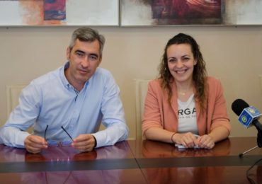 Junto a la concejala de Playas con el fin de garantizar el apoyo del equipo de gobierno al sector