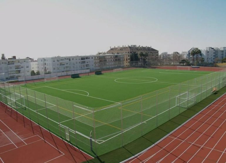 El uso de la pista se deberá realizar previa cita, y siempre manteniendo un aforo limitado