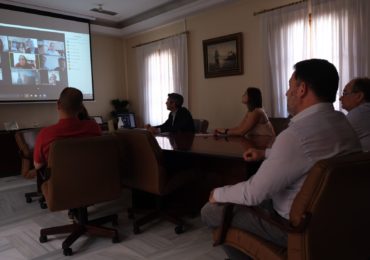 En esta se aborda la implantación del bono social y el bono turístico