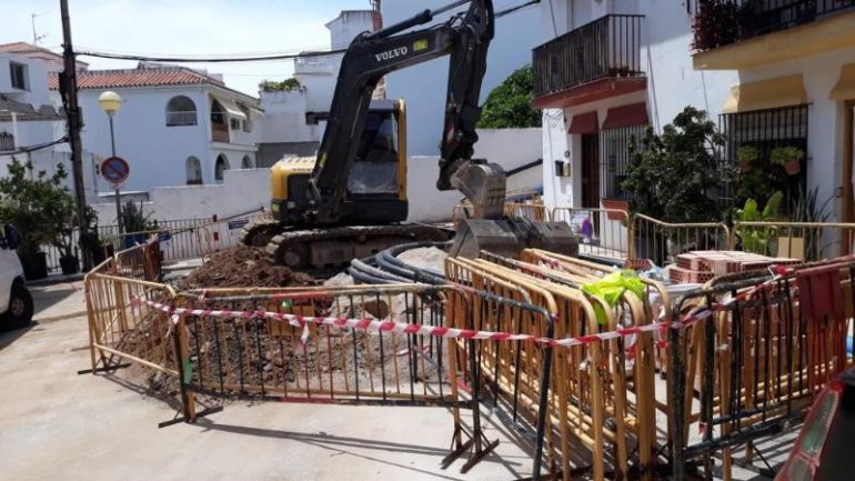 Siendo estas obras en calle pensamiento