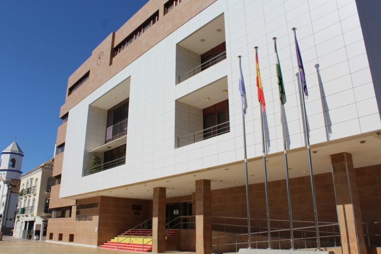 El Parlamento de Andalucía aprueba la tramitación de la denominación de Fuengirola como municipio de gran población