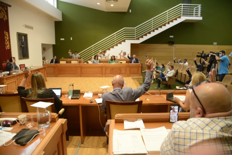 Acordando la bajada del 10% del sueldo de cargos políticos ante la crisis del Covid-19