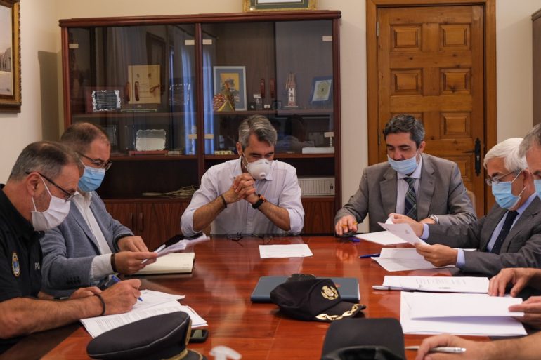 La Junta Local de Seguridad estudia la coordinación para el cumplimiento de las medidas en las playas