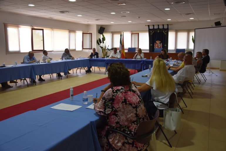 El Ayuntamiento de Fuengirola y el sector hotelero se reúnen para valorar acciones que reactiven el turismo en la ciudad