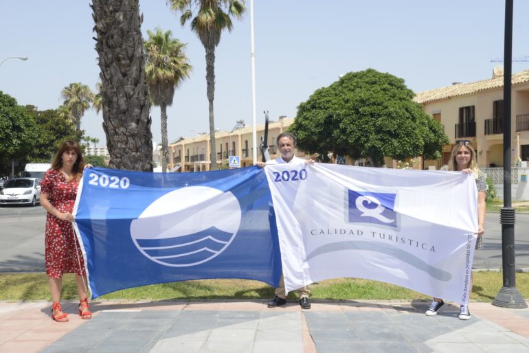 El alcalde asegura que las playas de Torremolinos se consolidan un año más como referentes de excelencia y seguridad a nivel internacional