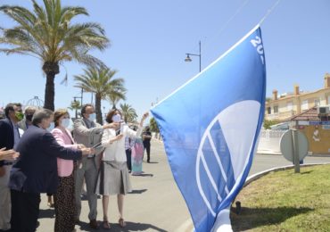 La secretaria de Estado de Turismo asiste a la izada