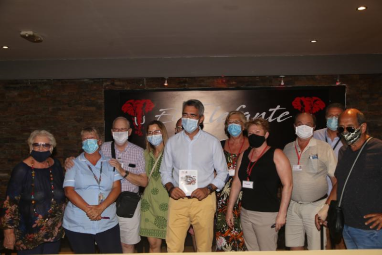 El alcalde ha acudido al encuentro “para conocer de primera mano cuáles son sus inquietudes y preocupaciones en el contexto actual”