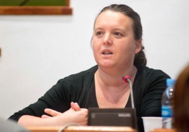 La formación pedirá en el pleno que se doble el presupuesto y se agilice la convocatoria del año próximo para acabar con “los vacíos temporales”