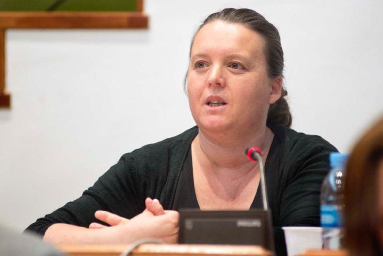 La formación pedirá en el pleno que se doble el presupuesto y se agilice la convocatoria del año próximo para acabar con “los vacíos temporales”