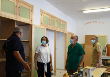 El concejal Salvador Rodríguez y la concejala de Educación, Elena Galán, han visitado hoy el colegio