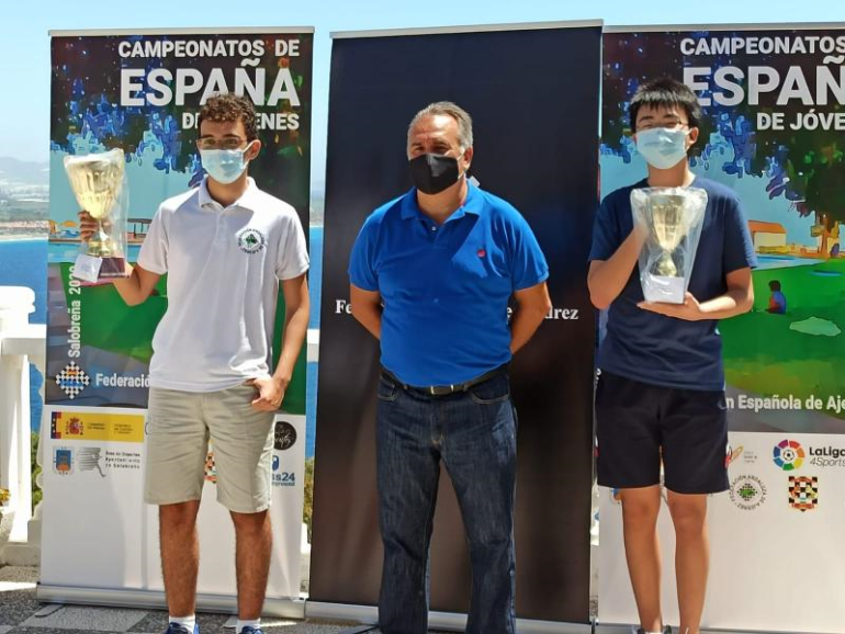 Joaquín Villazón ha felicitado a Yingrui y le ha animado a seguir trabajando para conseguir nuevos triunfos
