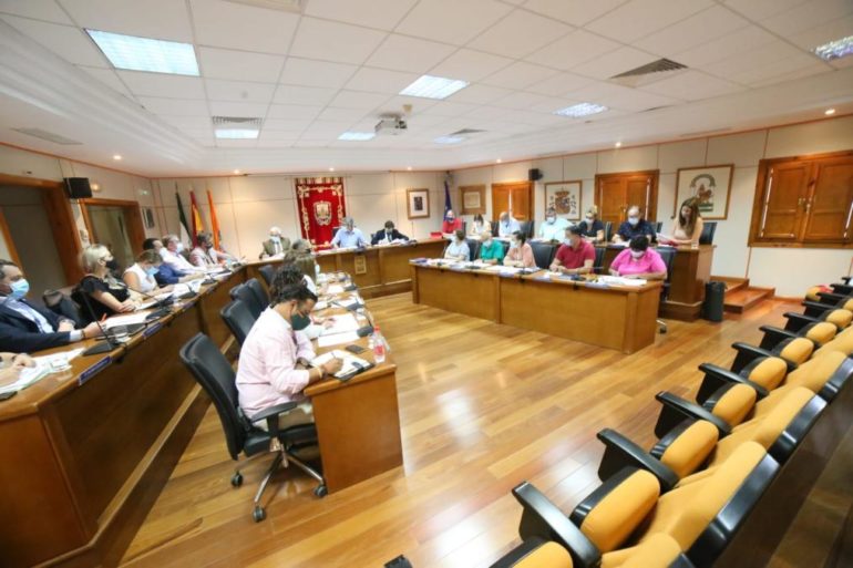 El pleno aprueba una moción con la que el Ayuntamiento apoya la demanda