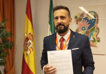 El gerente del Puerto Deportivo mostró su apoyo hoy en la comisión de fomento Infraestructuras y Ordenación del Territorio del Parlamento andaluz