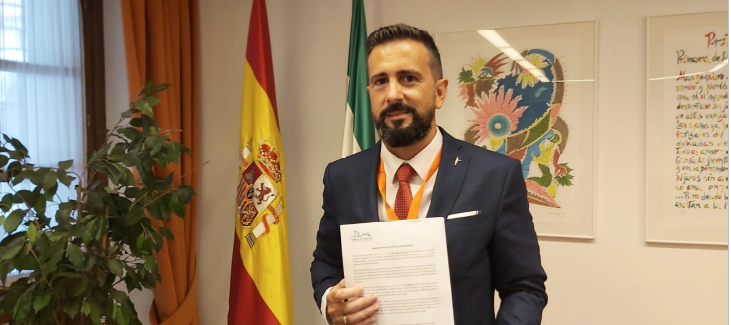 El gerente del Puerto Deportivo mostró su apoyo hoy en la comisión de fomento Infraestructuras y Ordenación del Territorio del Parlamento andaluz