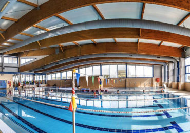 Las actividades deportivas regresan a la piscina tras su remodelación