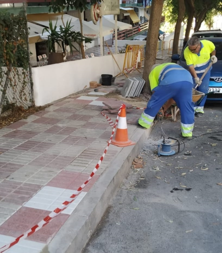 Además, se va a colocar una nueva solería en la calle a lo largo de una superficie de unos 50 metros