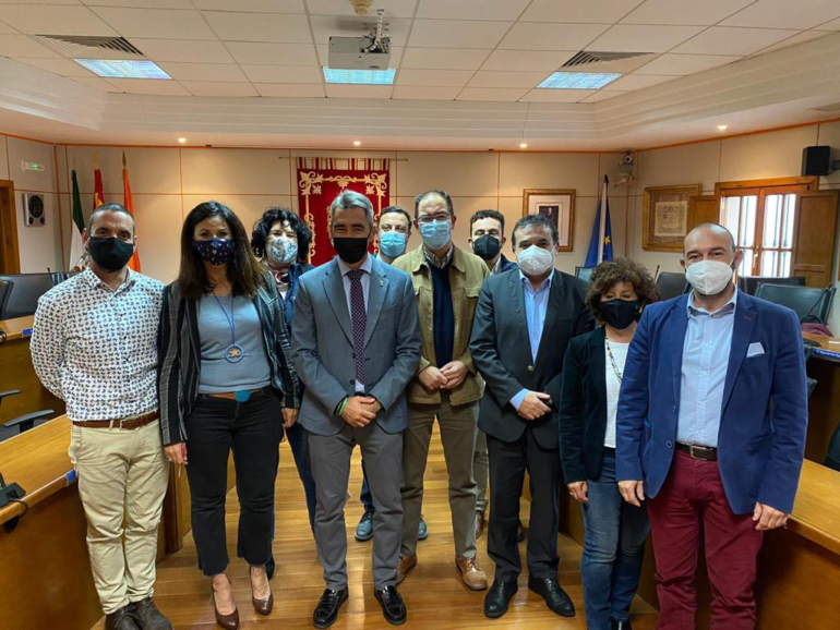 Tanto el alcalde como el concejal han puesto en valor “la fortaleza, calidad y diversidad del tejido empresarial de la ciudad”