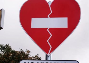 El ayuntamiento instala estas señales con motivo del día internacional