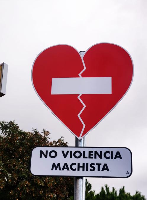 El ayuntamiento instala estas señales con motivo del día internacional