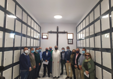 El alcalde Víctor Navas y los concejales Pilar Ramírez y Juan Carrillo asisten a la bendición