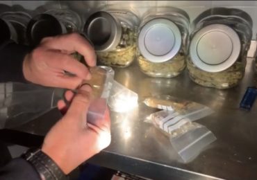 La Policía Local también incautó ayer un kilo de marihuana dispuesto para la venta en el interior de un local