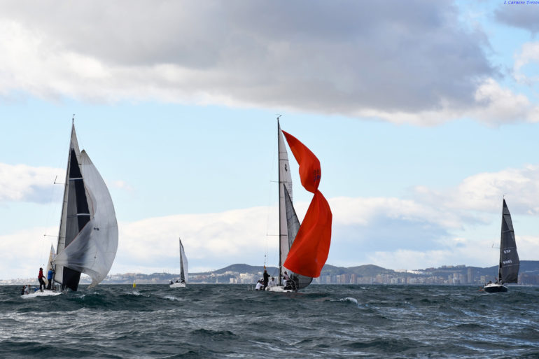 Concluyéndolo con la disputa de las últimas regatas puntuables de los Trofeos de la Regularidad e Interclubes