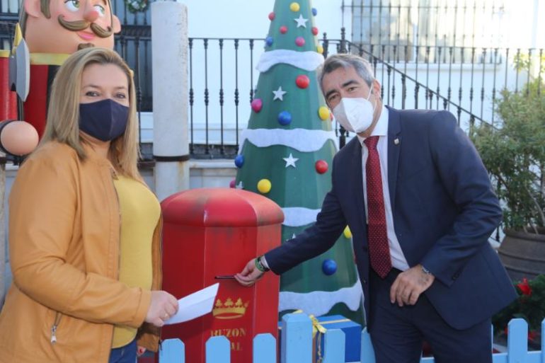 Para que los niños envíen sus cartas a Papa Noel y los Reyes Magos