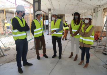 La concejala de Edificaciones, María Isabel Ruiz, ha detallado que se ha abierto el nuevo patio de luz con el que contará el centro