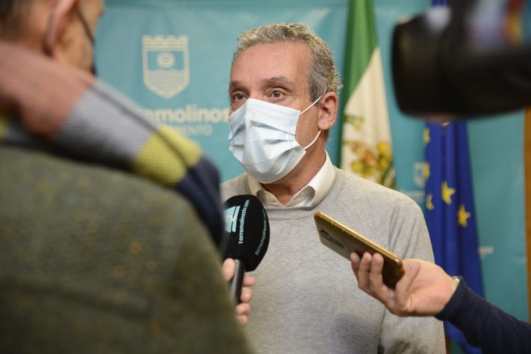 El concejal Antonio Ruiz destaca la prohibición de circular en zonas peatonales