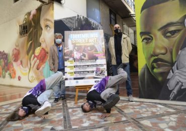 Un ciclo que incluye actividades
de grafiti, customización de camisetas y danza urbana