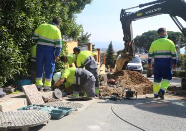 Emabesa ejecuta la renovación de red de agua en la urbanización ubicada en Benalmádena Pueblo