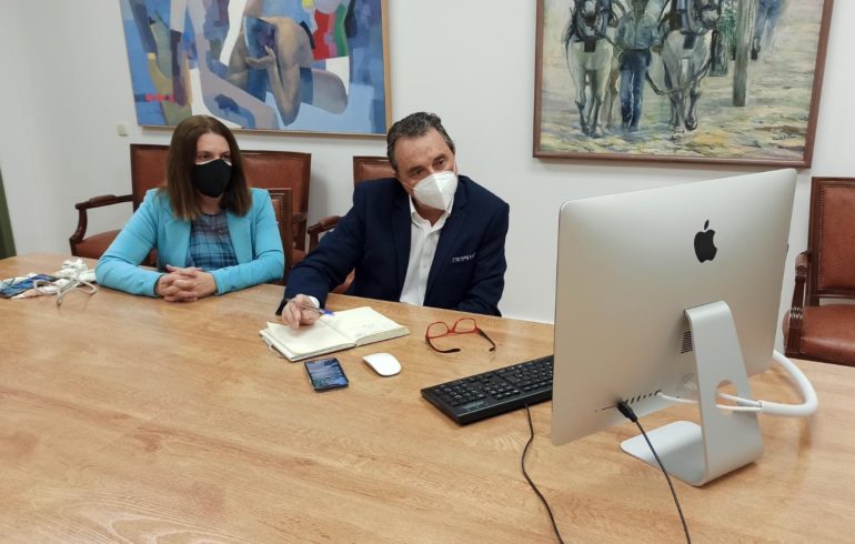 Reunión para estudiar medidas que ayuden al sector hotelero