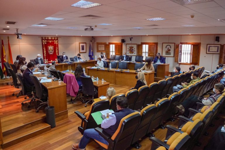 Benalmádena refuerza su compromiso con la igualdad con motivo del día