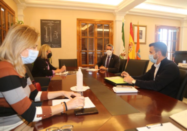 Esta mañana se ha mantenido un encuentro con los técnicos de la Delegación de Turismo para planificar la próxima temporada turística