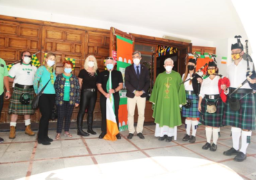 El alcalde Víctor Navas se une a la comunidad irlandesa en la celebración