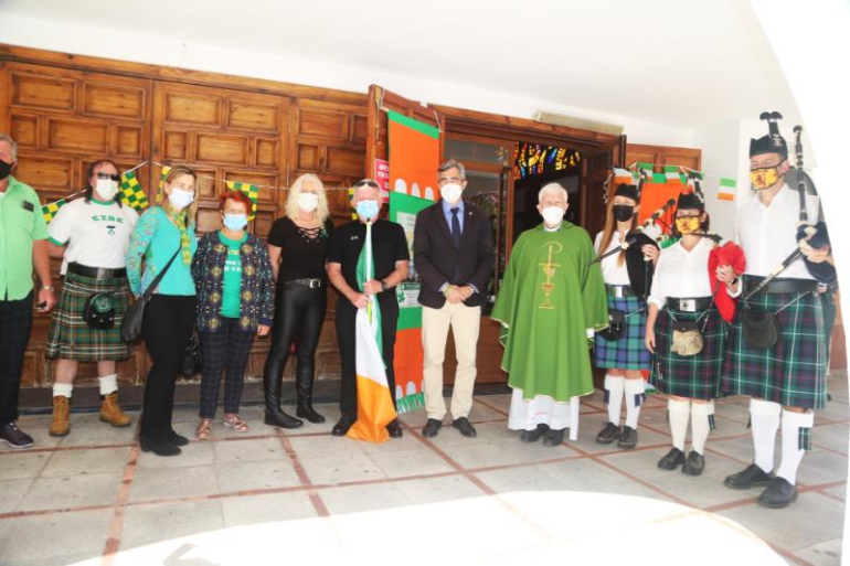 El alcalde Víctor Navas se une a la comunidad irlandesa en la celebración