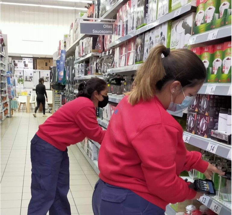 Habiendo finalizado así sus prácticas en comercios locales