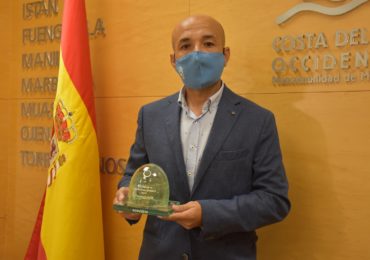 Carrasco con el galardón Iglú Verde