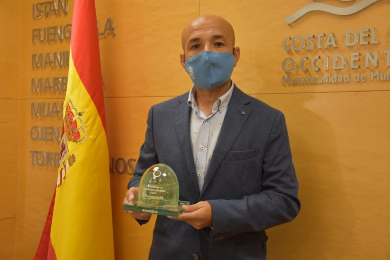 Carrasco con el galardón Iglú Verde