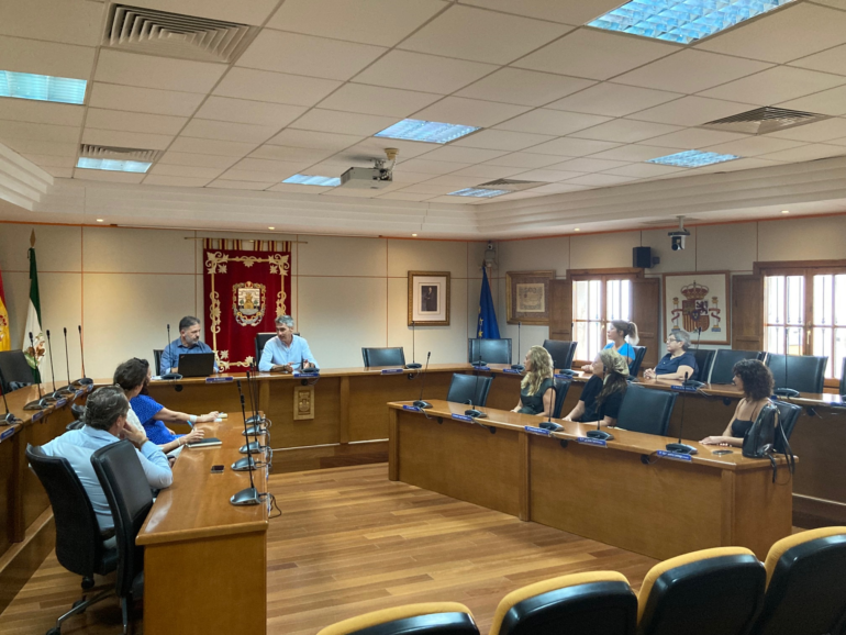 reunión agentes inmobiliarios