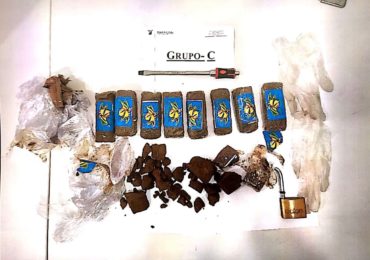 Foto de las sustancias y objetos incautados durante la operación de la Policía Local