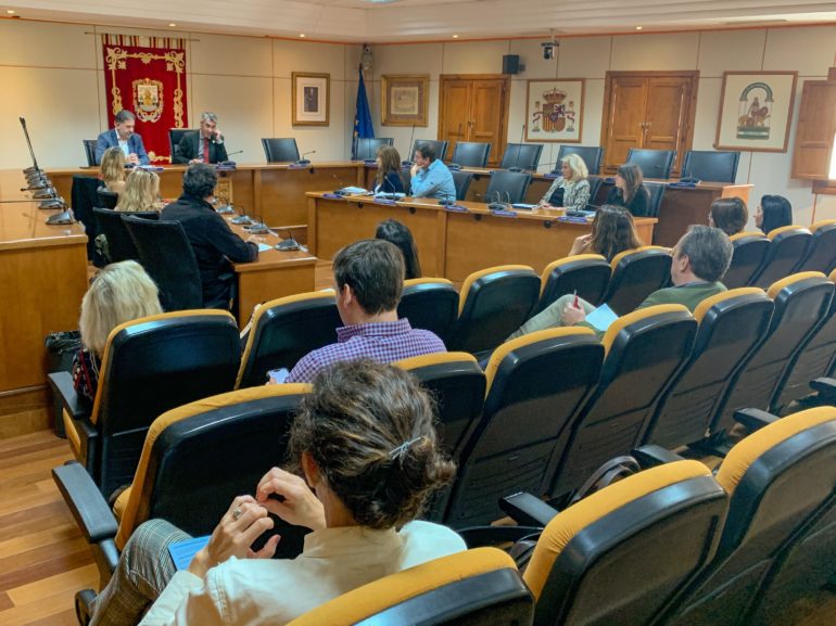 reunión agentes inmobiliarios