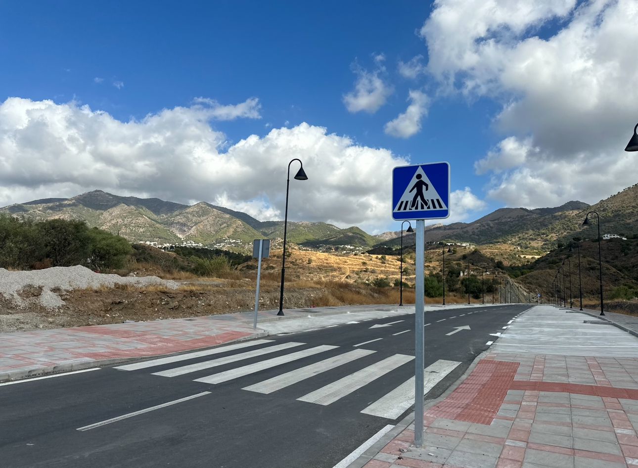 Fuengirola mejora la movilidad de la zona norte de Torreblanca con la ...
