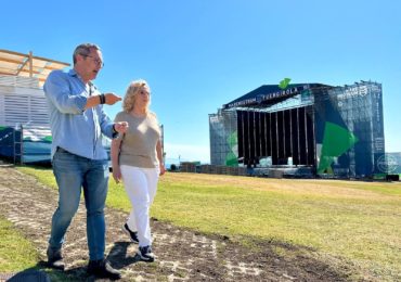 Romero y Mula pasean por el recinto de Marenostrum Fuengirola