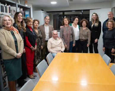 Anica Torres Biblioteca